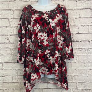 New Directions Curvy Floral Red and Black Women's Top